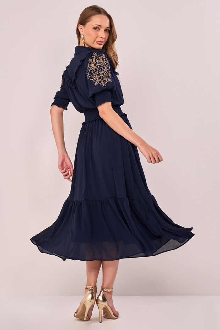 Vestido Chemise Azul Crepe Bordados Richelieu Evasê Midi