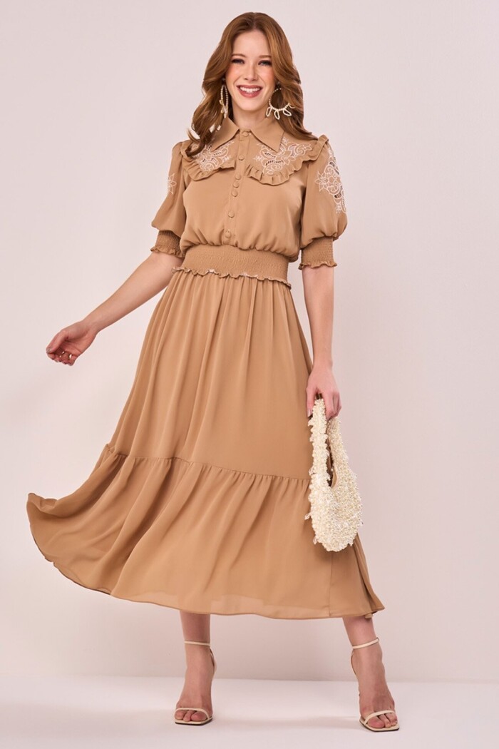 Vestido Chemise Azul Crepe Bordados Richelieu Evasê Midi