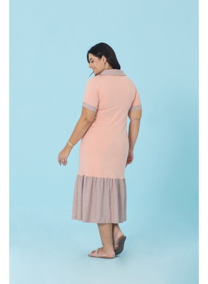 Vestido Plus Size de Algodão Gola polo e Modelagem Reta