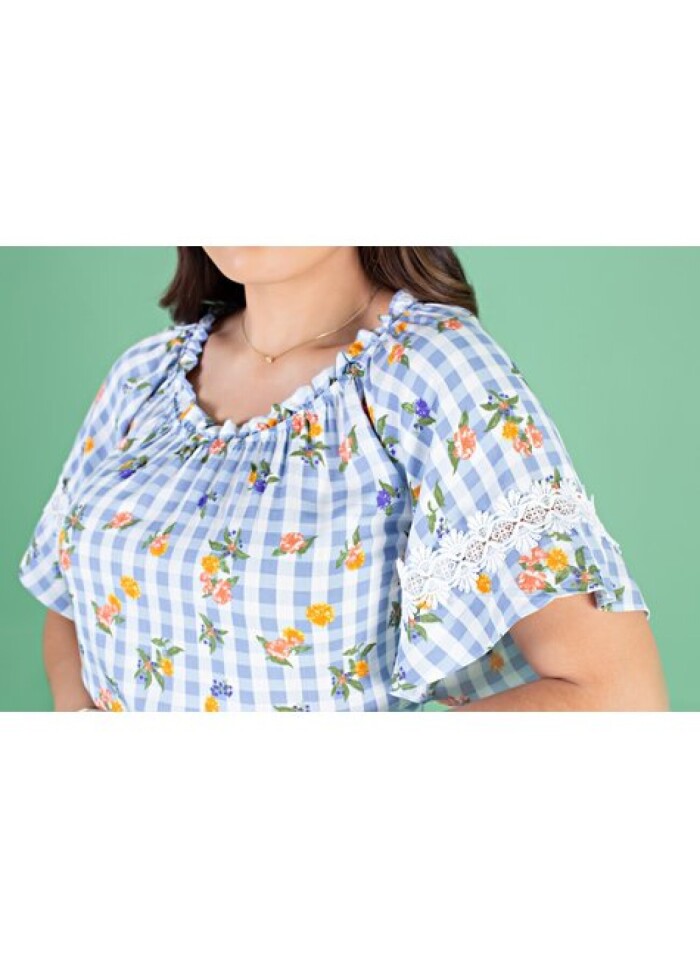 Blusa de Visco Slub Estampado com Detalhes de Guipir nas Mangas