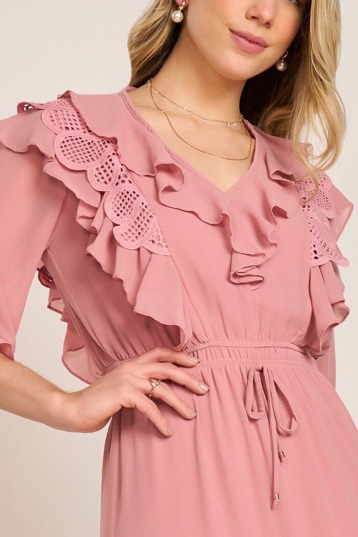 Vestido Rosa Com Babados E Guipir Mangas ¾ Evasê Midi